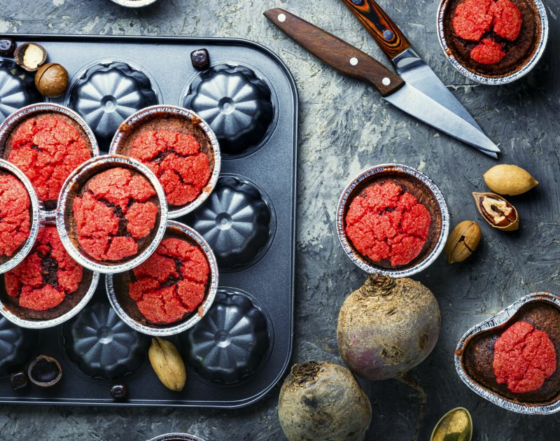 Sladké muffiny z červené řepy na svačiny nejen do školy